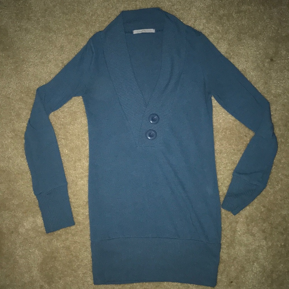 Light sweater v neck sweater